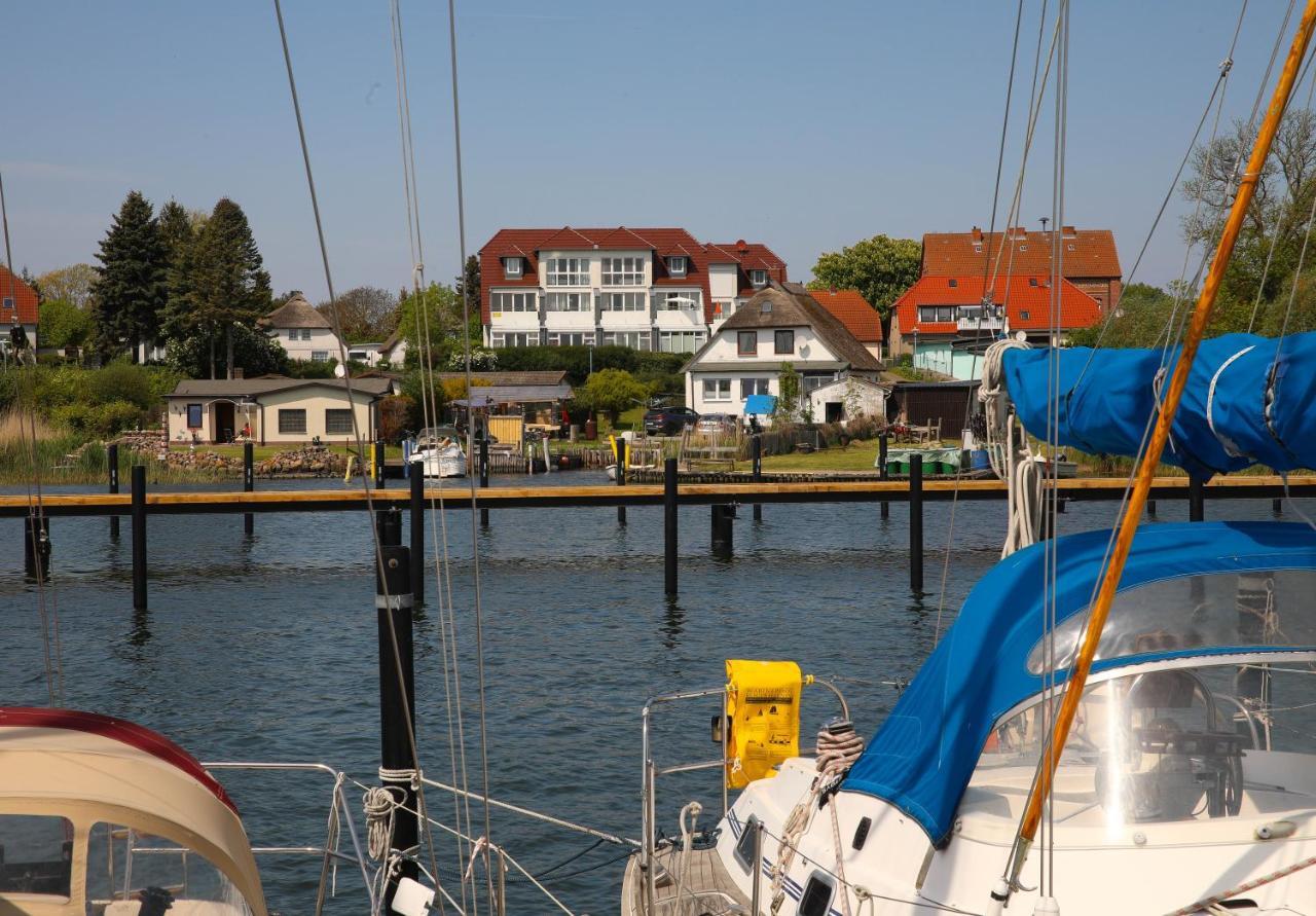 Ferienhaus Suedblick Am Yachthafen เบรเกอ ภายนอก รูปภาพ